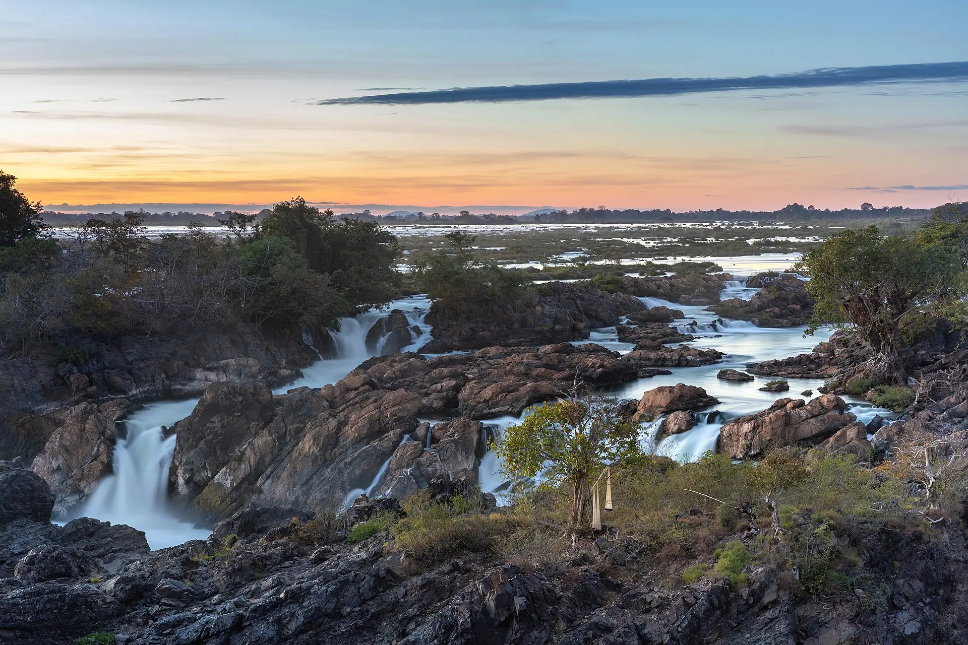 Li Phi falls and suspension bridges, 4000 Islands