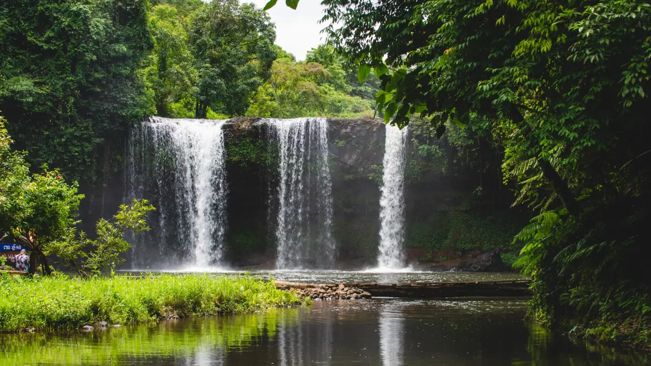 Tad Champee waterfall, Bolaven Plateau